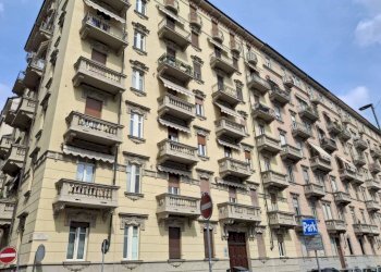 Facciata - Bilocale via Principessa Clotilde, 48, Torino (zona San Donato) - foto 1