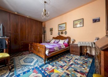 Camera da letto - Three-room apartment corso Piemonte, 79, Saluzzo - photo 15