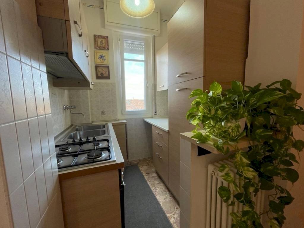 Cucina - Trilocale piazza Roma, Tortona - foto 2