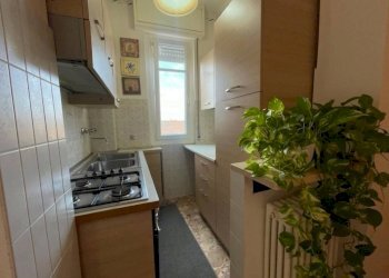 Cucina - Trilocale piazza Roma, Tortona - foto 2