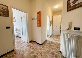 Corridoio - Trilocale piazza Roma, Tortona - foto 5