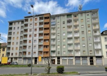 Facciata - Trilocale piazza Roma, Tortona - foto 14