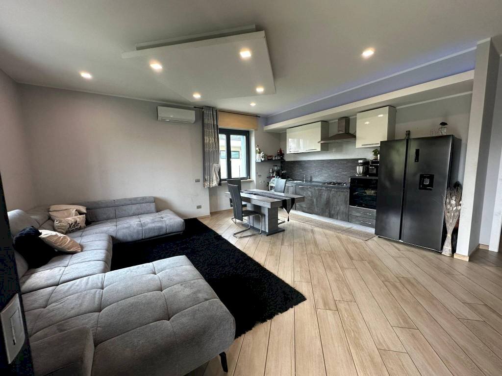 Soggiorno - Villa via Dante Alighieri, 8A, Vergiate - foto 2