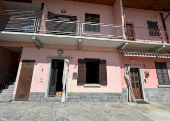 Facciata - Casa indipendente via San Gaudenzio e Biagio, 10, Mornago - foto 18