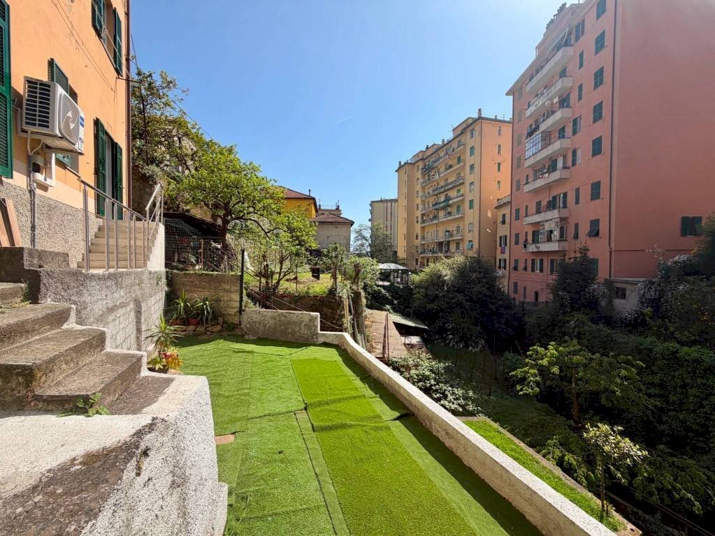 Giardino - Appartamento via Rollino, Genova (zona Sestri Ponente) - foto 2