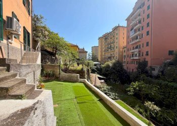 Giardino - Appartamento via Rollino, Genova (zona Sestri Ponente) - foto 2