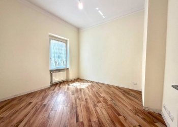 Camera da letto - Appartamento via Rollino, Genova (zona Sestri Ponente) - foto 9