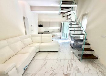 Salone - Appartamento via Rollino, Genova (zona Sestri Ponente) - foto 13