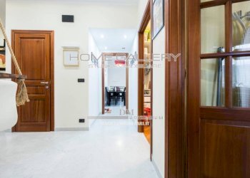 Corridoio - Trilocale viale A Pino Sottano, Genova (zona Molassana) - foto 6