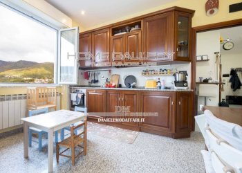 Cucina - Trilocale viale A Pino Sottano, Genova (zona Molassana) - foto 8