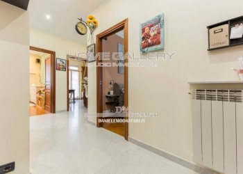 Disimpegno - Trilocale viale A Pino Sottano, Genova (zona Molassana) - foto 11