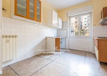 Cucina - Three-room apartment largo Augusto Merlo, Genova (neighborhood Marassi) - photo 7