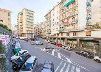 Vista - Three-room apartment largo Augusto Merlo, Genova (neighborhood Marassi) - photo 16