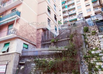Facciata - Three-room apartment largo Augusto Merlo, Genova (neighborhood Marassi) - photo 18
