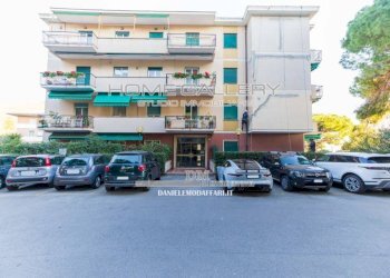 Facciata - Trilocale via Nicola Fabrizi, 4, Genova (zona Quarto) - foto 19