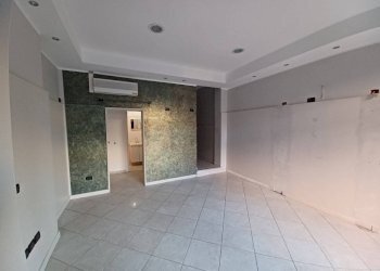 Interno non residenziale - Negozio via Giuseppe Majorana, Genova (zona Quarto) - foto 6