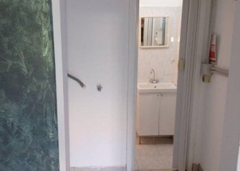 Interno non residenziale - Negozio via Giuseppe Majorana, Genova (zona Quarto) - foto 10