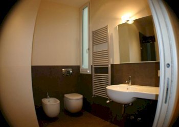 Bagno - Trilocale via Marghera, 14, Milano (zona Wagner) - foto 7