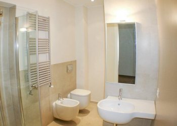 Bagno - Trilocale via Marghera, 14, Milano (zona Wagner) - foto 13