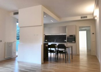 Cucina - Trilocale via Alcuino, 7, Milano (zona Wagner) - foto 1