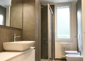 Bagno - Trilocale via Alcuino, 7, Milano (zona Wagner) - foto 3