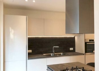 Cucina - Trilocale via Alcuino, 7, Milano (zona Wagner) - foto 6