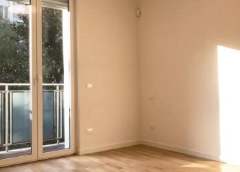 Camera da letto - Trilocale via Alcuino, 7, Milano (zona Wagner) - foto 9