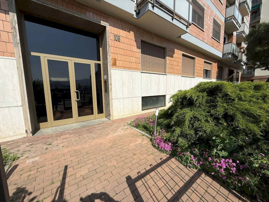 Facciata - Trilocale via Giordano Bruno, 108, Torino (zona Lingotto) - foto 2