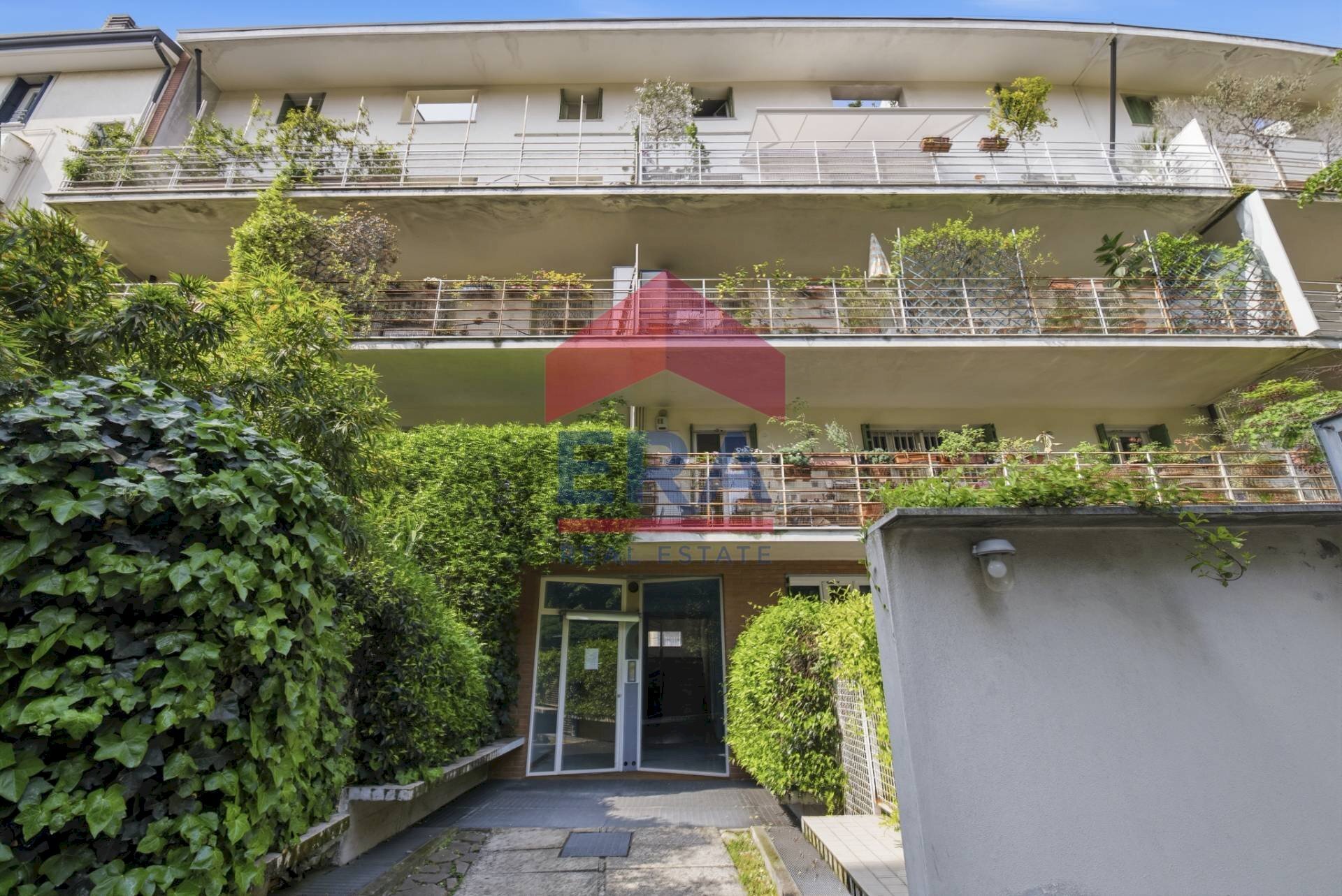 Foto 1 - Trilocale Via Altaguardia
 
1, Milano - foto 1