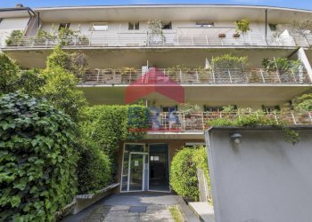 Foto 1 - Trilocale Via Altaguardia
 
1, Milano - foto 1