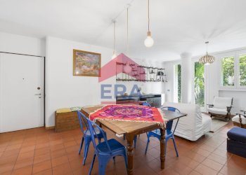 Foto 2 - Trilocale Via Altaguardia
 
1, Milano - foto 2