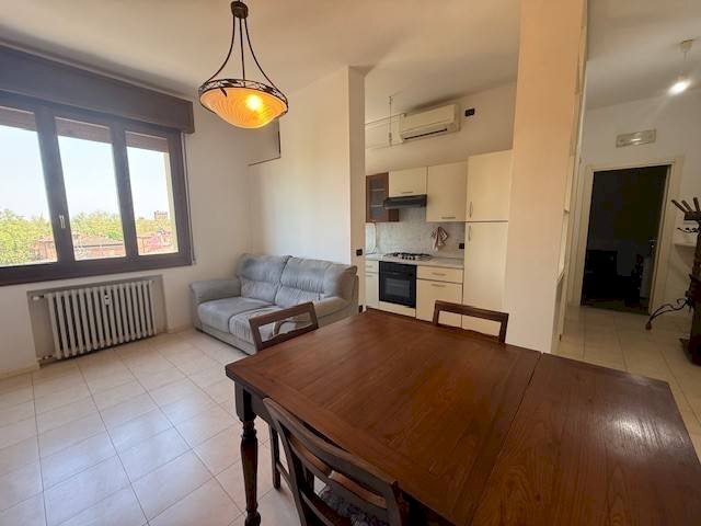 Salone - Three-room apartment viale Jacopo Barozzi, Modena (neighborhood Circoscrizione 1) - photo 2