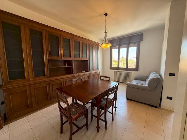 Salone - Three-room apartment viale Jacopo Barozzi, Modena (neighborhood Circoscrizione 1) - photo 3