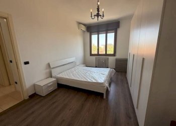 Camera da letto - Three-room apartment viale Jacopo Barozzi, Modena (neighborhood Circoscrizione 1) - photo 19