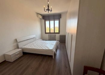 Camera da letto - Three-room apartment viale Jacopo Barozzi, Modena (neighborhood Circoscrizione 1) - photo 20