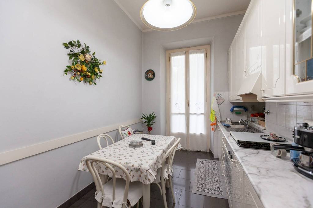 Cucina - Appartamento via Caprie, 12, Torino (zona Cit Turin) - foto 2