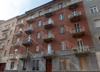 Facciata - Appartamento via Caprie, 12, Torino (zona Cit Turin) - foto 2