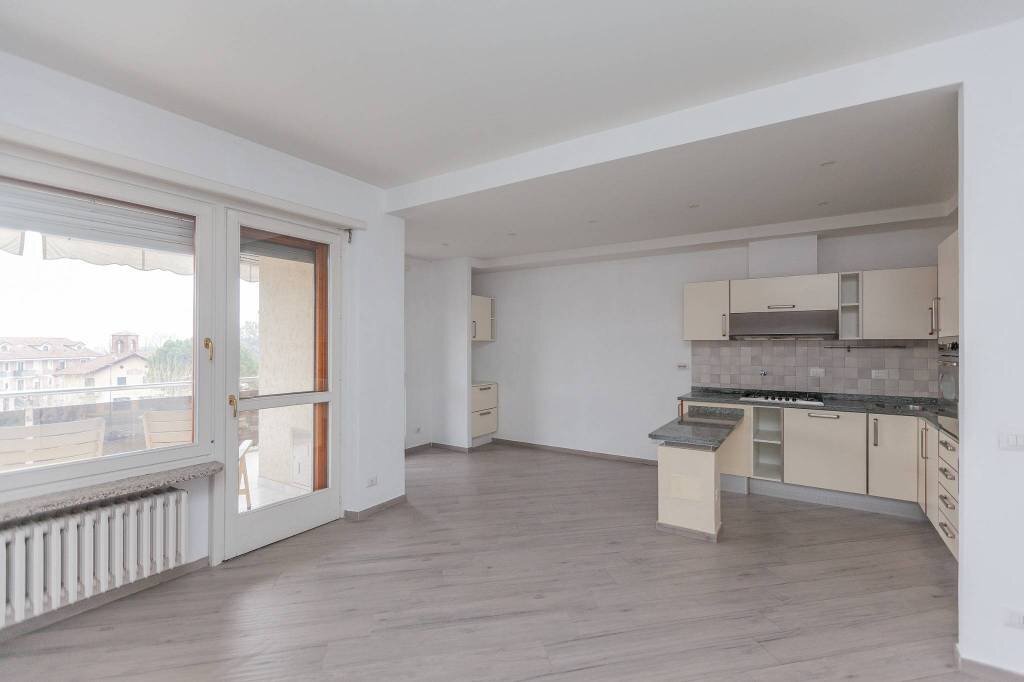 Cucina - Trilocale via Don Giuseppe Brovero, 8, Castiglione Torinese - foto 2