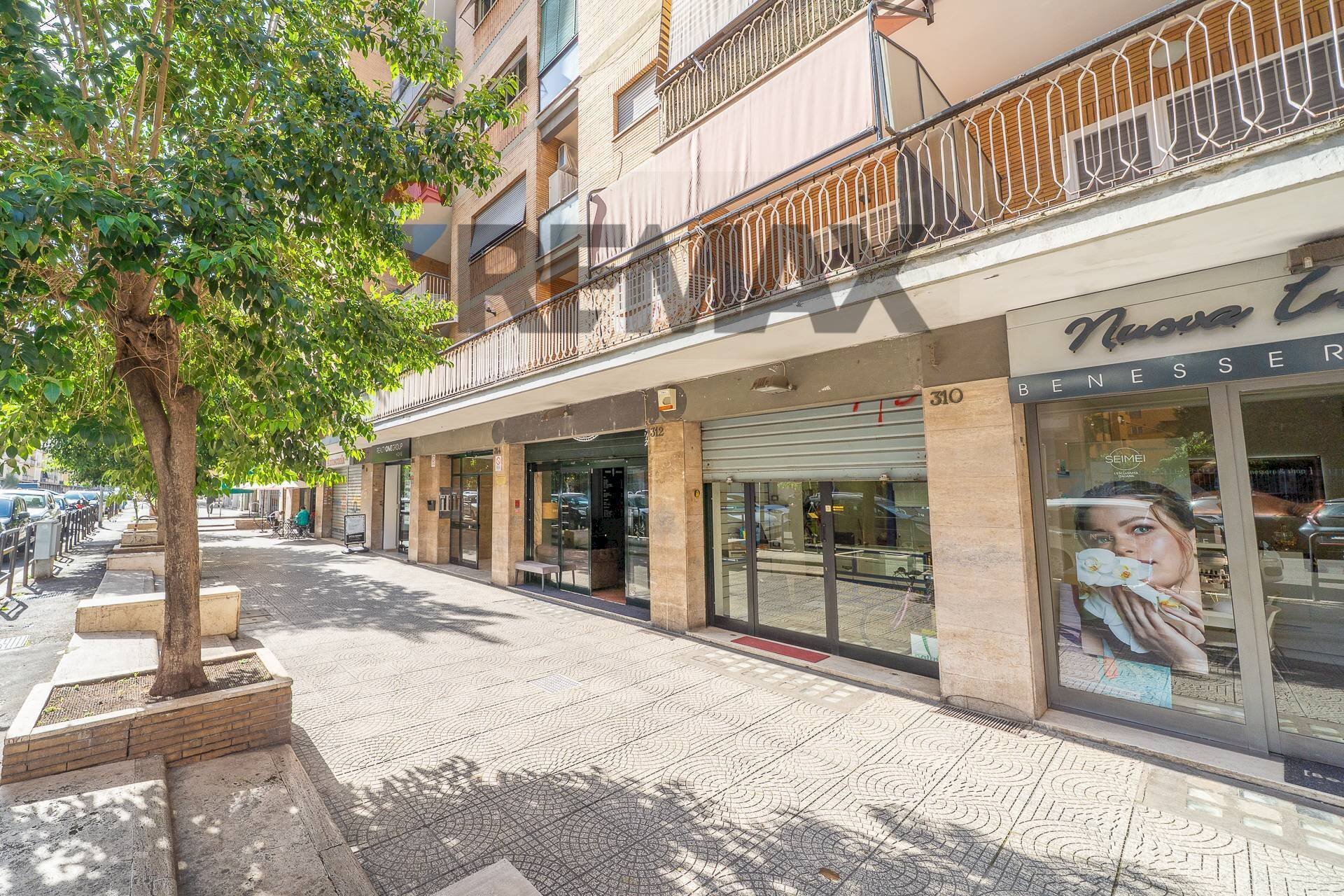 Edificio all\'aperto - Three-room apartment Via Flavio Stilicone
314, Roma - photo 3