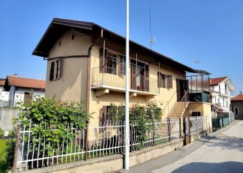 Facciata - Rustico via Tetto dell'Ola, 49, frazione Madonna Delle Grazie, Cuneo - foto 1