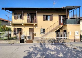 Facciata - Rustico via Tetto dell'Ola, 49, frazione Madonna Delle Grazie, Cuneo - foto 2