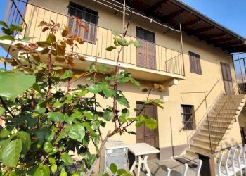 Facciata - Rustico via Tetto dell'Ola, 49, frazione Madonna Delle Grazie, Cuneo - foto 5