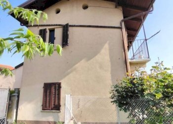 Facciata - Rustico via Tetto dell'Ola, 49, frazione Madonna Delle Grazie, Cuneo - foto 22