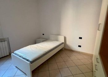 Camera da letto - Three-room apartment via Giuseppe Massarenti, 45, Bologna (neighborhood Massarenti) - photo 21