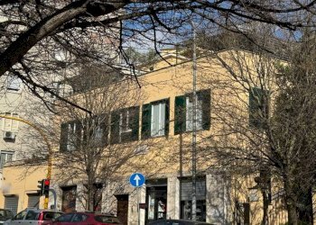 Facciata - Negozio piazza di San Pancrazio, Roma - foto 20