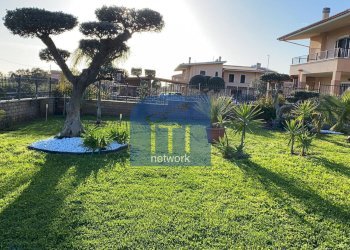 Foto 2 - Casa semi indipendente via Giuseppe Zanardelli, Pomezia - foto 2