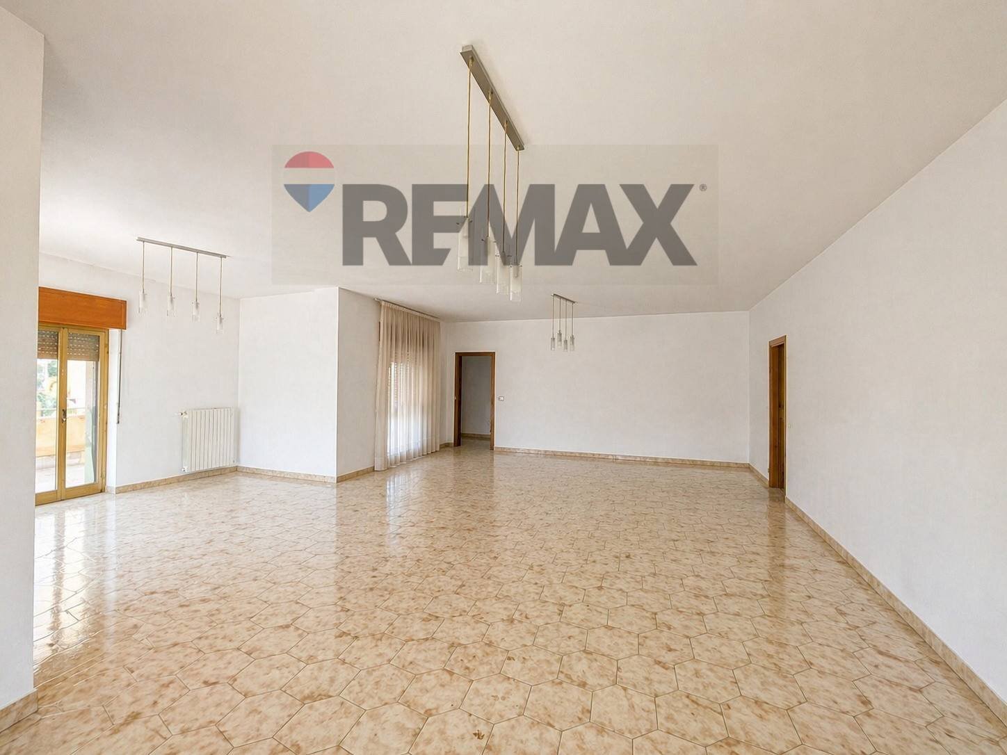 Salone 1 - Quadrilocale Via Nazionale
 
35, Carolei - foto 2