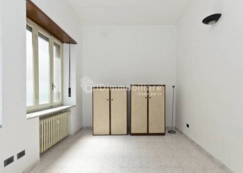 Stanza non arredata - Bilocale via Reggio, 23, Torino (zona Aurora) - foto 9