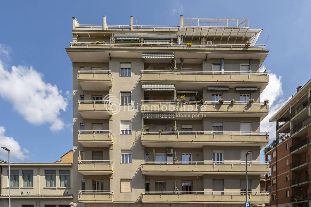 Facciata - Bilocale via Giulio Bizzozero, 9, Torino (zona Lingotto) - foto 1