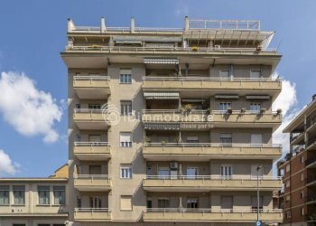 Facciata - Bilocale via Giulio Bizzozero, 9, Torino (zona Lingotto) - foto 1